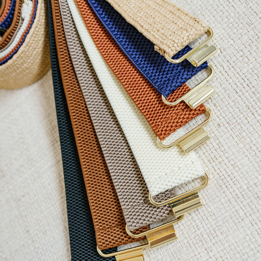 White Stretch Belt Band – Adjustable & Versatile