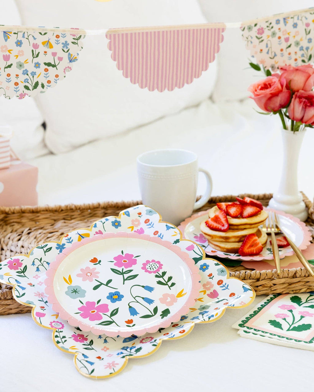 FLR1242 - Floral Round 8" Plate
