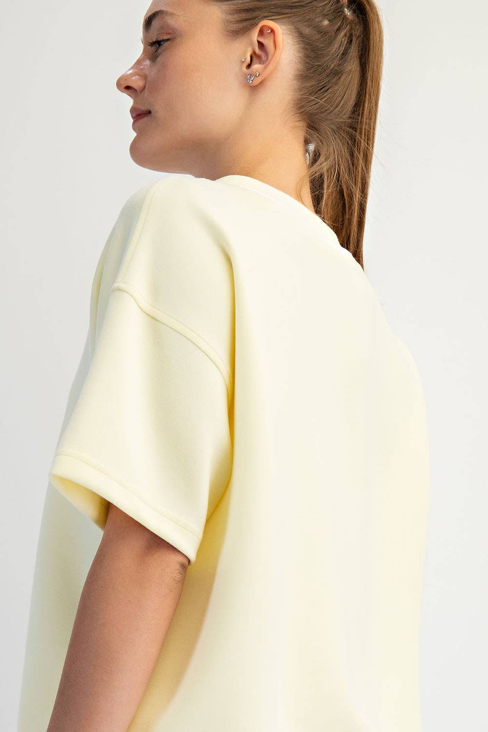 MODAL SCUBA V NECK FLAT PIPING SHORT SLEEVE TOP