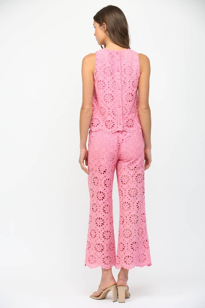 FLORAL EYELET LACE SLVL TOP FT22303