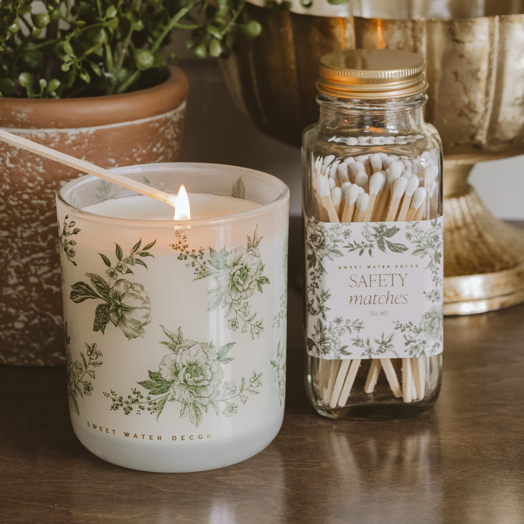 *NEW* Green Delft 12 oz Soy Candle - Home Decor