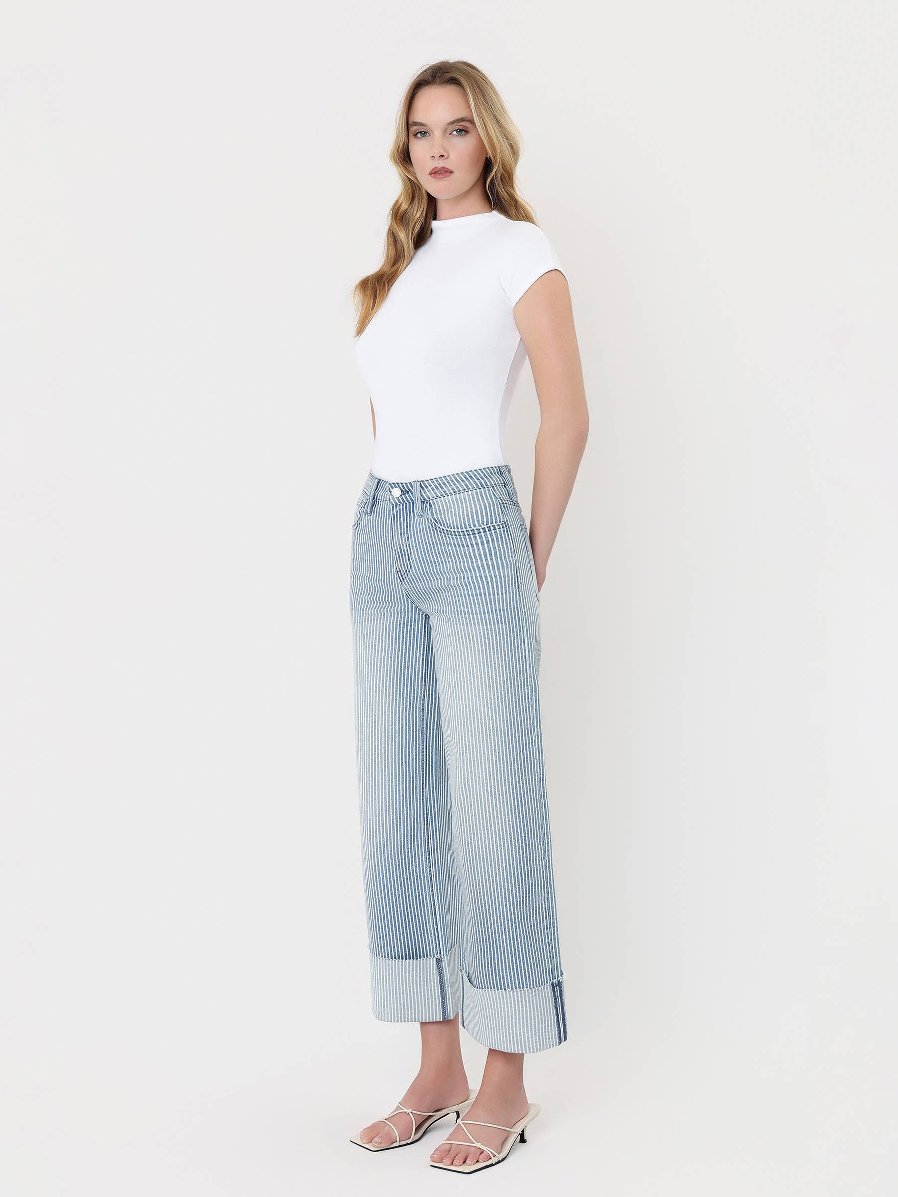 HIGH RISE CUFFED STRIPED CROP WIDE JEANS V3859STN