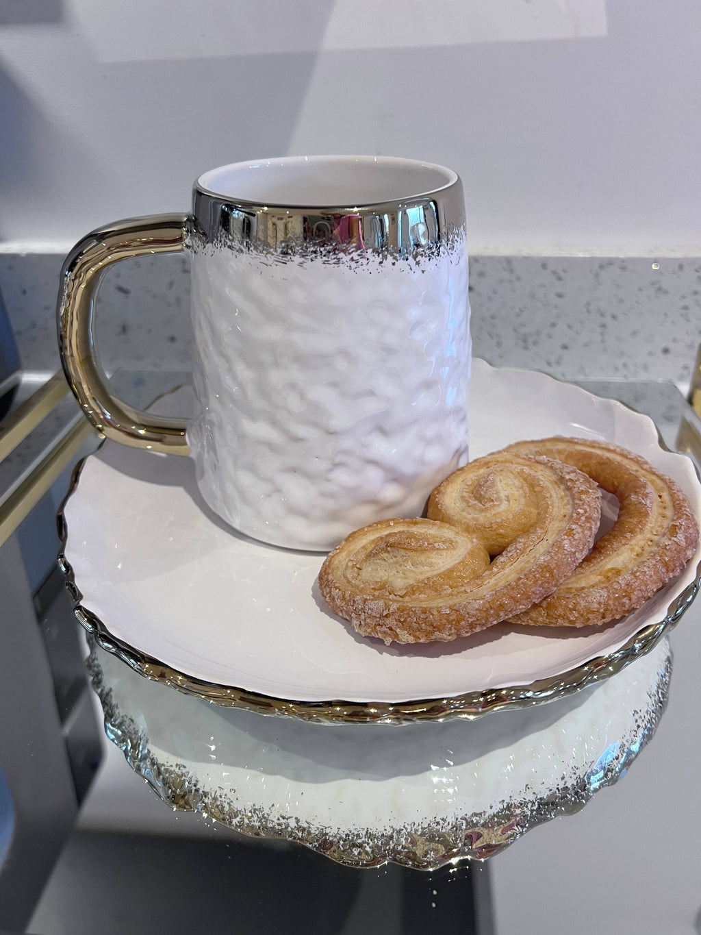 4 Piece White Dinner Set Speckled Gold Design