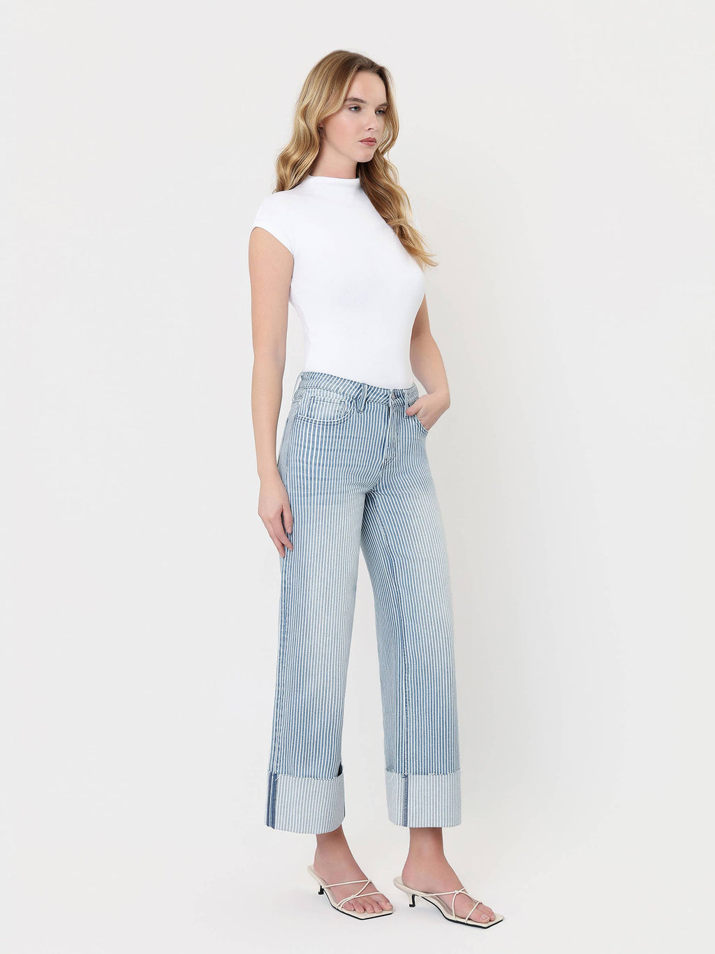 HIGH RISE CUFFED STRIPED CROP WIDE JEANS V3859STN