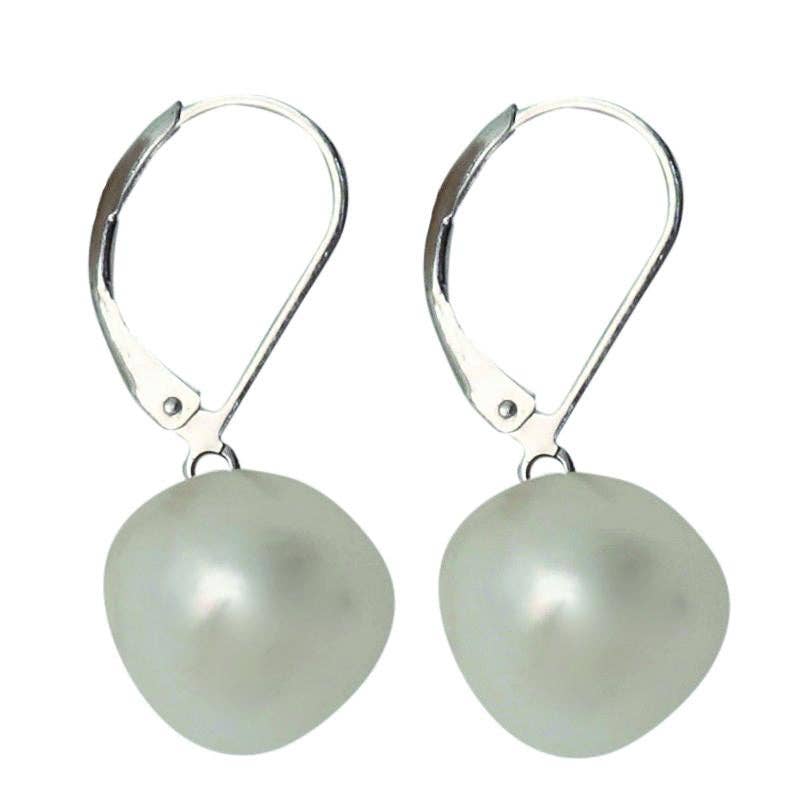 304-01-S | WHITE BAM BAM DANGLE EARRINGS ON SILVER