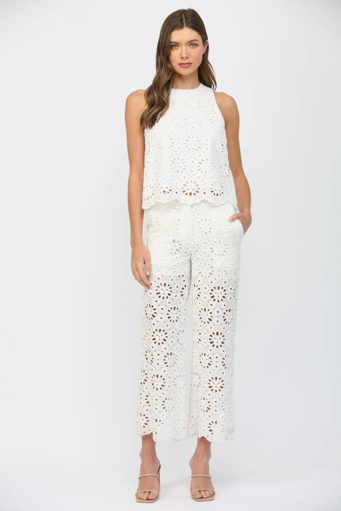 FLORAL EYELET LACE SLVL TOP FT22303