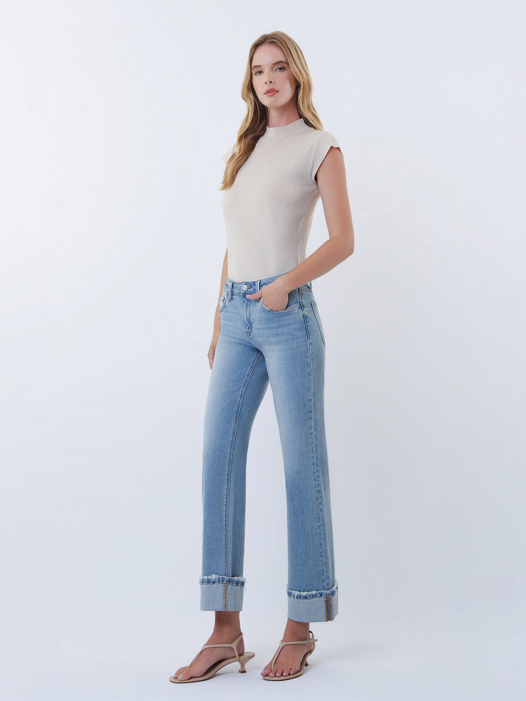 MID RISE MEDIUM LIGHT CUFFED SLIM WIDE JEANS LV2181