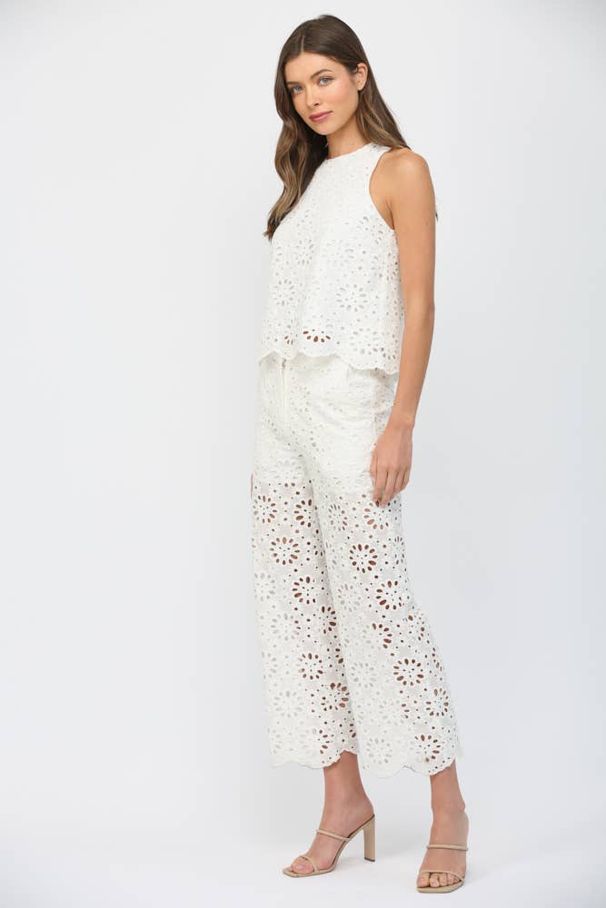 FLORAL EYELET LACE SLVL TOP FT22303