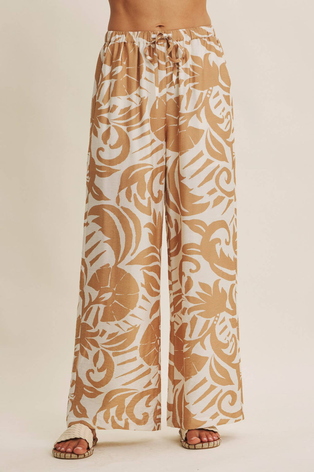 EURO SUMMER ISLAND FOLIAGE AIRY WIDE-LEG PANTS IN WARM LATTE