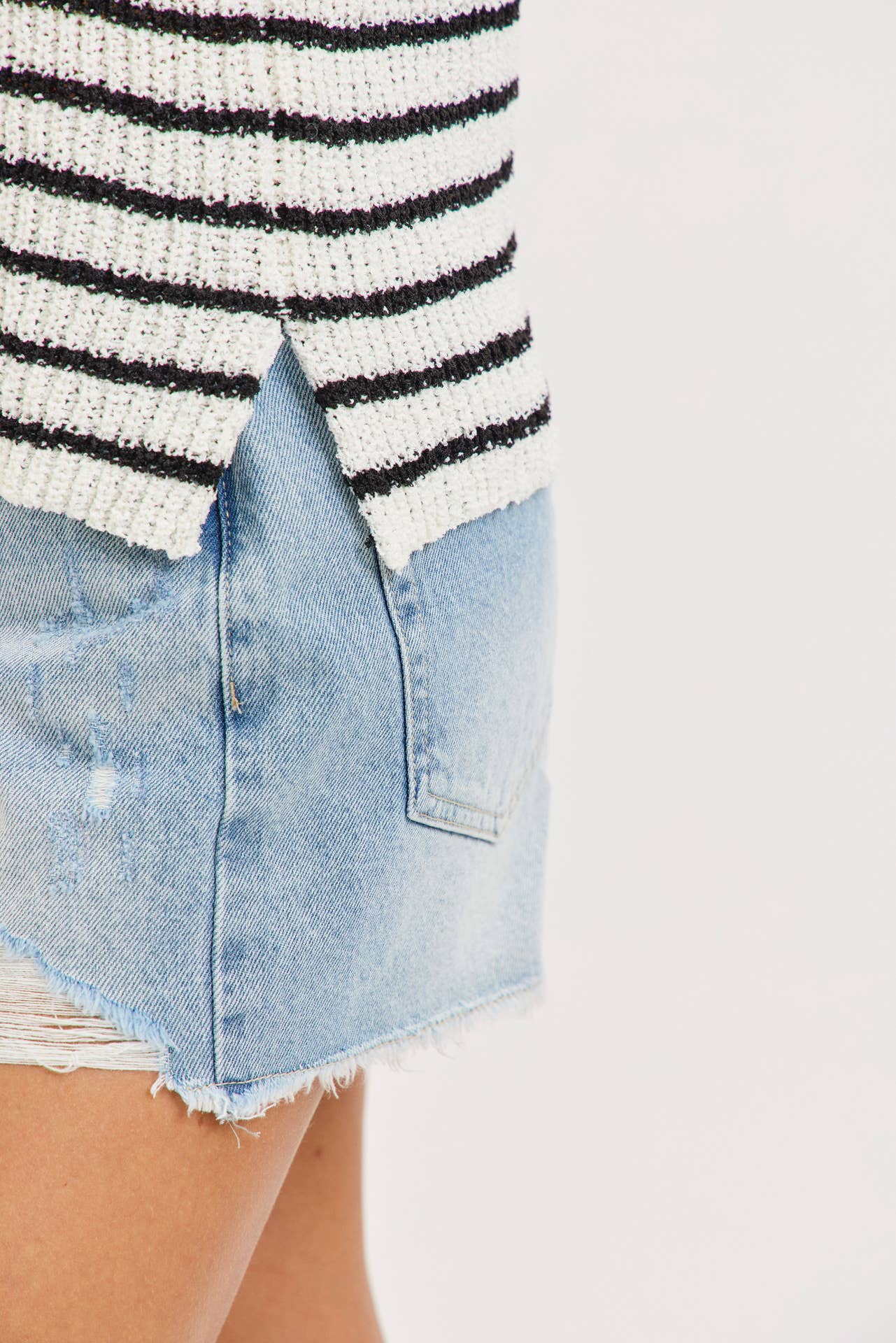 STRIPE KNIT SLEEVELESS  TANK TOP