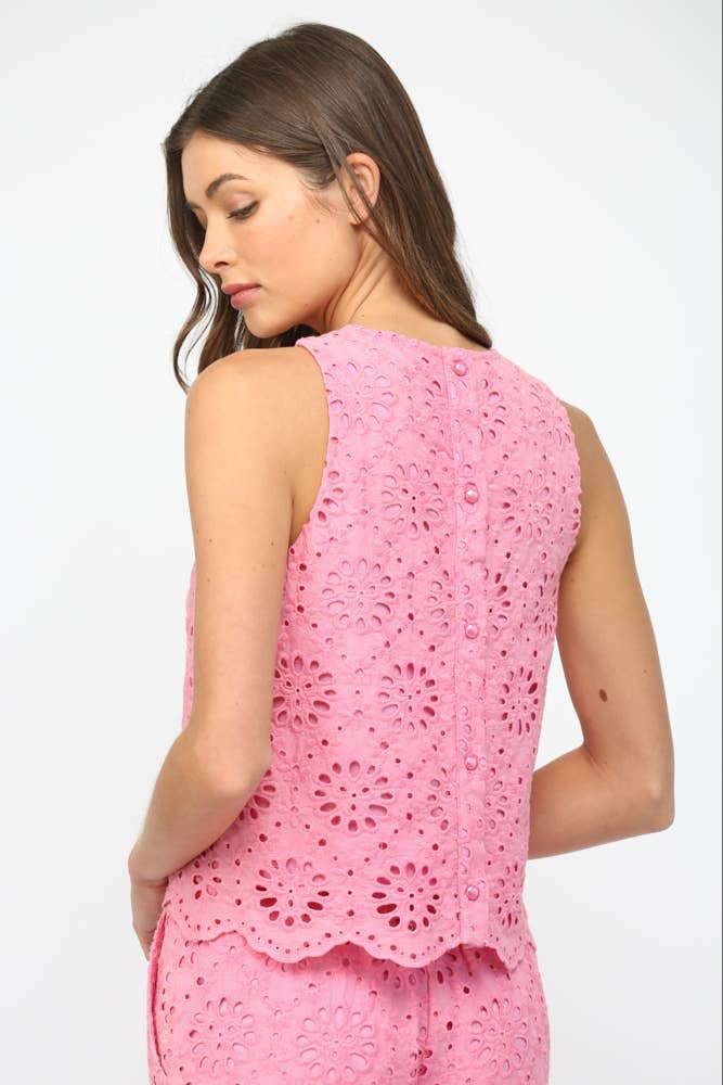 FLORAL EYELET LACE SLVL TOP FT22303
