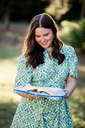 Jardin Bleu Luxe | Quilted Scalloped Bible Cover