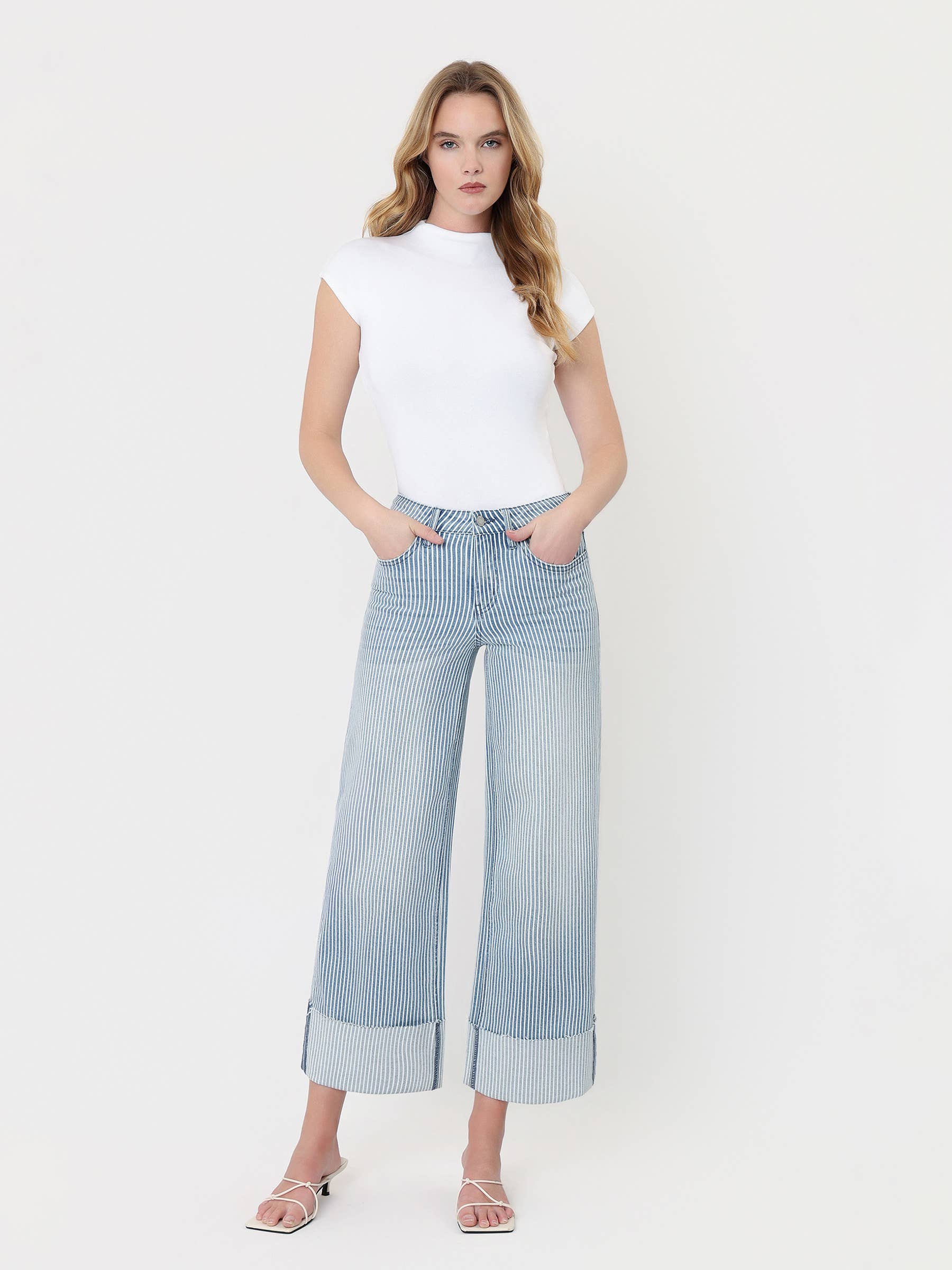 HIGH RISE CUFFED STRIPED CROP WIDE JEANS V3859STN