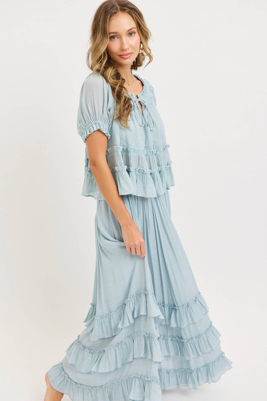 FLOWY SHORT SLEEVE TIERED RUFFLE LAYER TOP