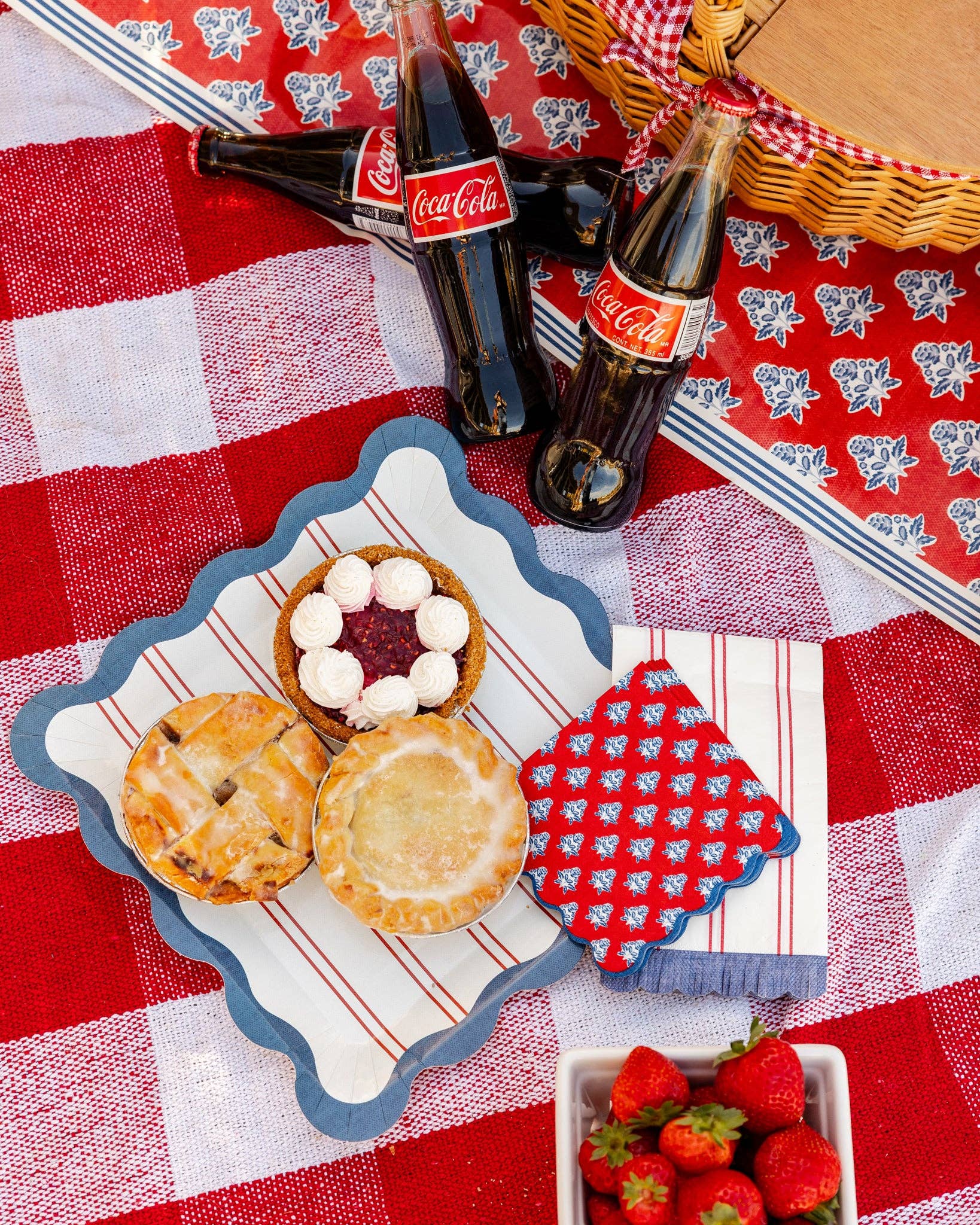 HAM1238 - Red Striped Paper Dinner Napkin
