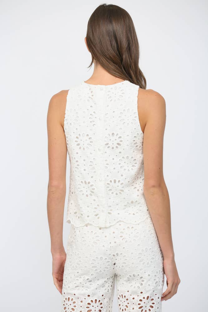 FLORAL EYELET LACE SLVL TOP FT22303