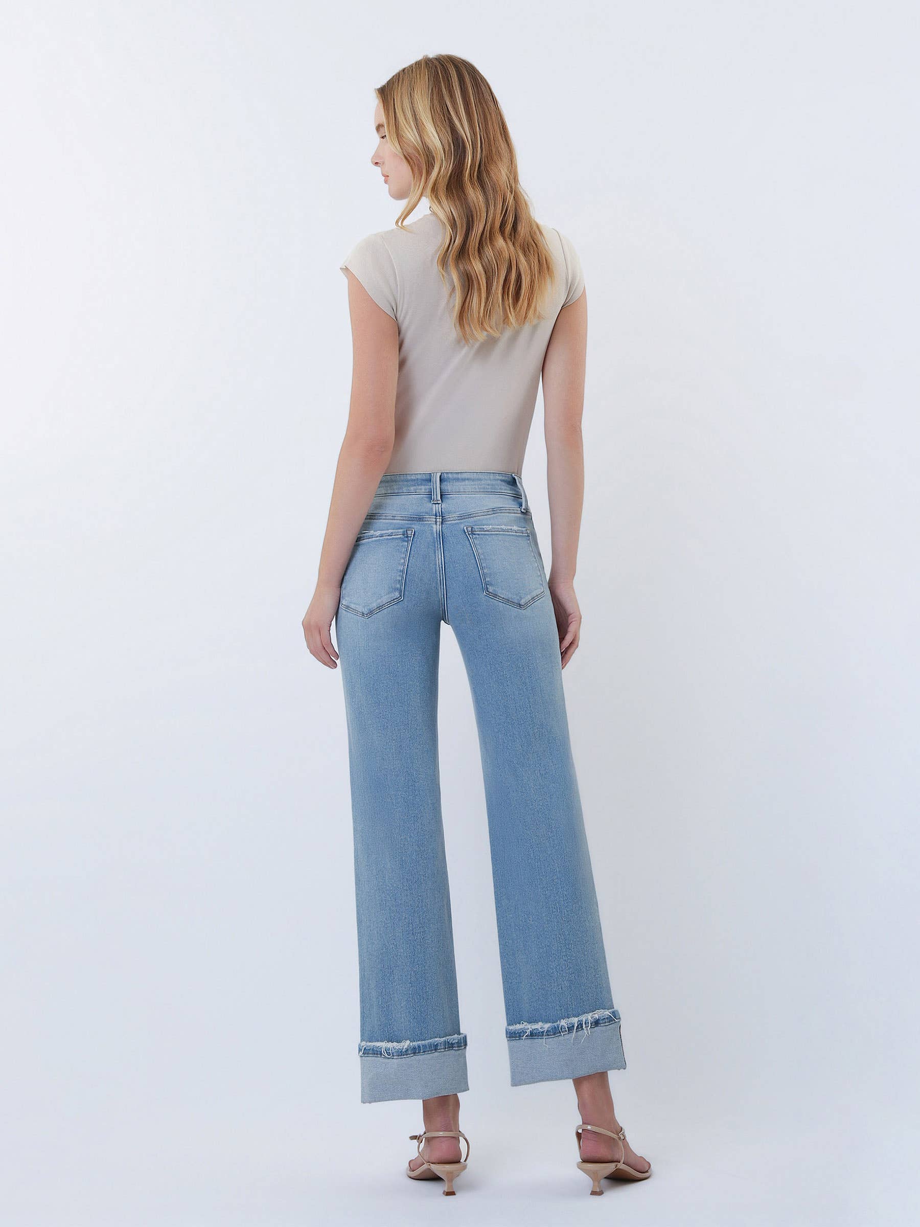 MID RISE MEDIUM LIGHT CUFFED SLIM WIDE JEANS LV2181