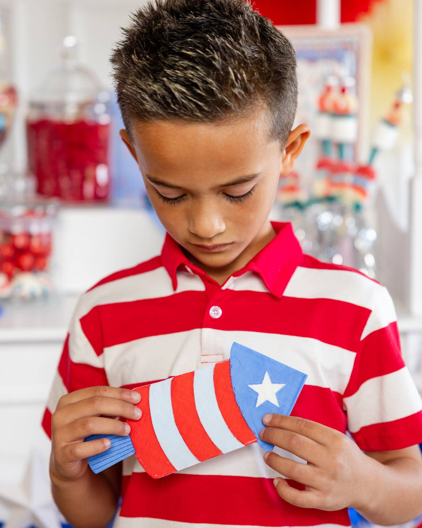 USA1238 - Firecracker Shaped Paper Napkin