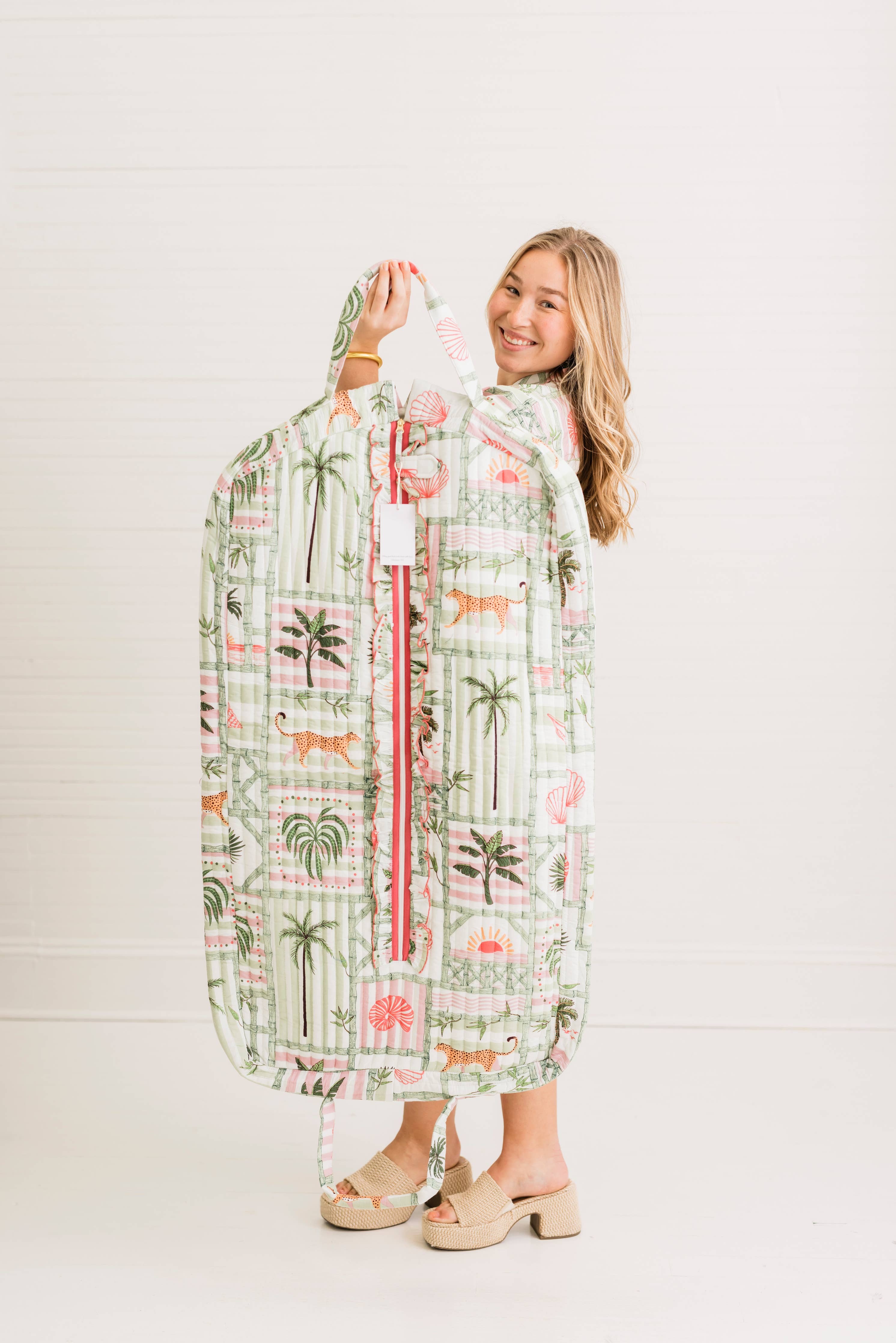 Resort Travel Palm Postal Luxe | Quilted Garment Bag