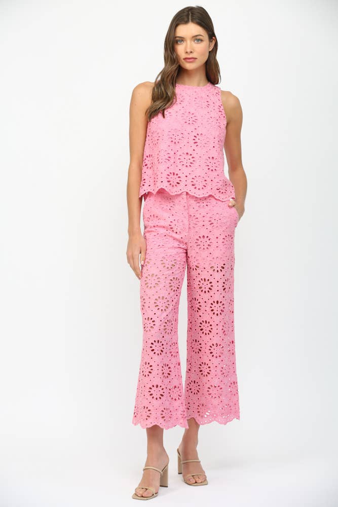 FLORAL EYELET LACE SLVL TOP FT22303