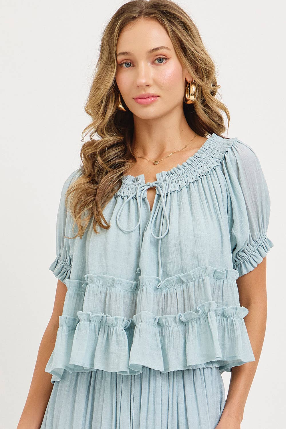 FLOWY SHORT SLEEVE TIERED RUFFLE LAYER TOP