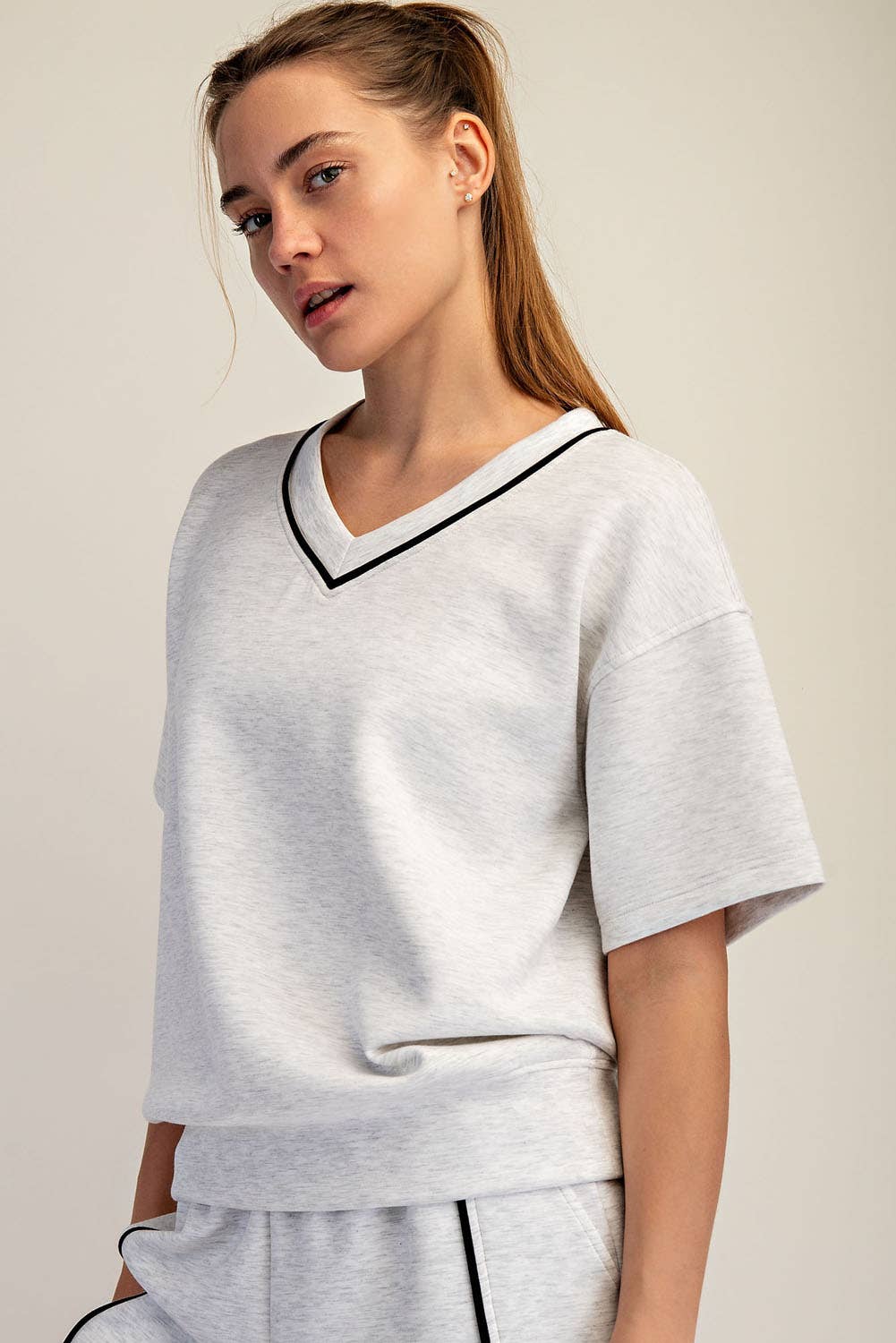 MODAL SCUBA V NECK FLAT PIPING SHORT SLEEVE TOP